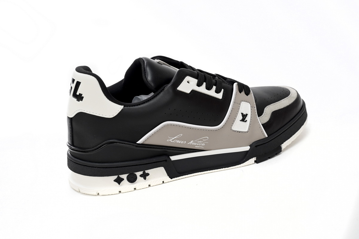 Louis Vuitton Trainer Black Grey 1AAHS2 - Stylish and Sophisticated Footwear Louis Vuitton Trainer Black Grey 1AAHS2 - Stylish and Sophisticated Footwear
