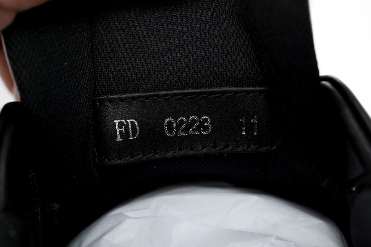 Louis Vuitton Trainer Black Grey 1AAHS2 - Stylish and Sophisticated Footwear Louis Vuitton Trainer Black Grey 1AAHS2 - Stylish and Sophisticated Footwear