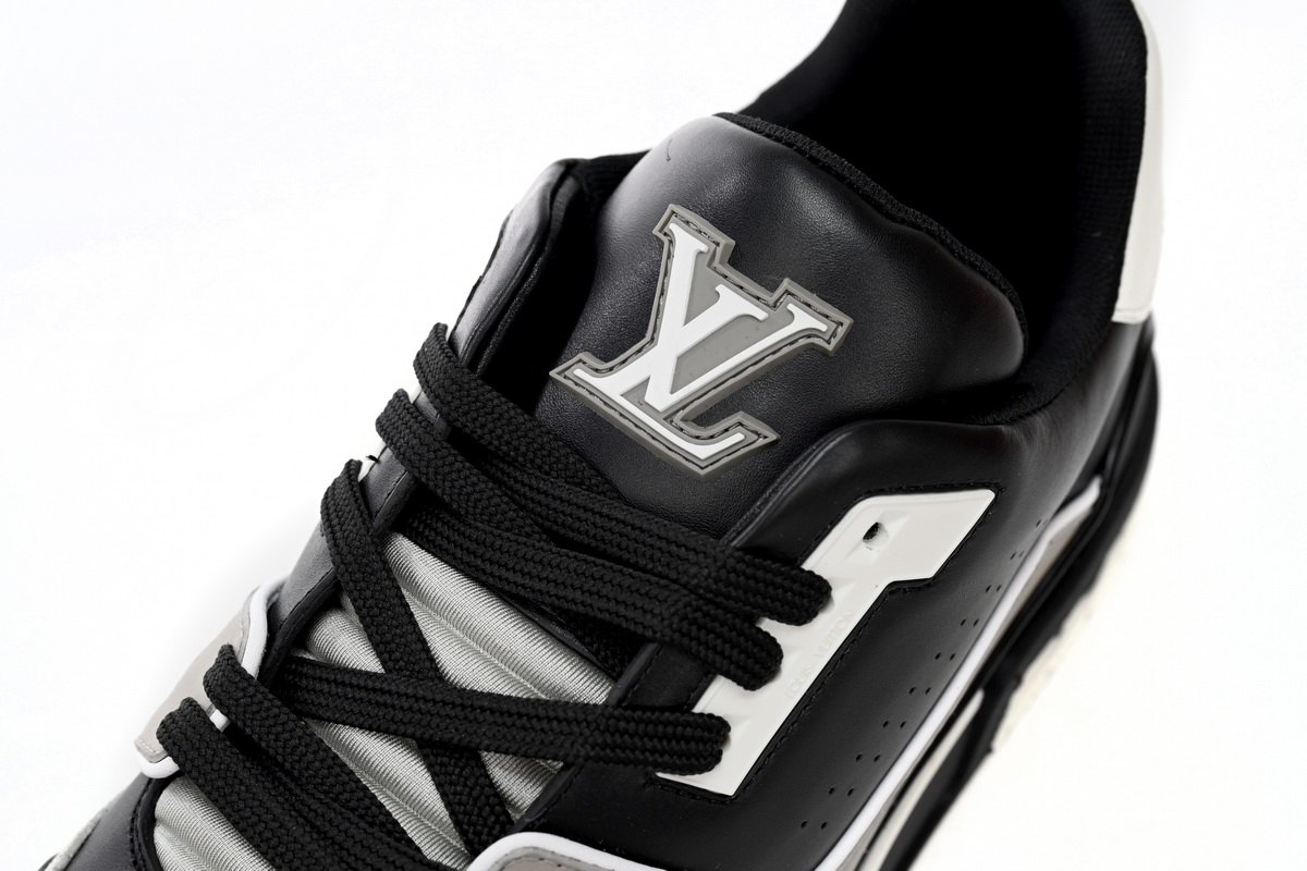 Louis Vuitton Trainer Black Grey 1AAHS2 - Stylish and Sophisticated Footwear Louis Vuitton Trainer Black Grey 1AAHS2 - Stylish and Sophisticated Footwear