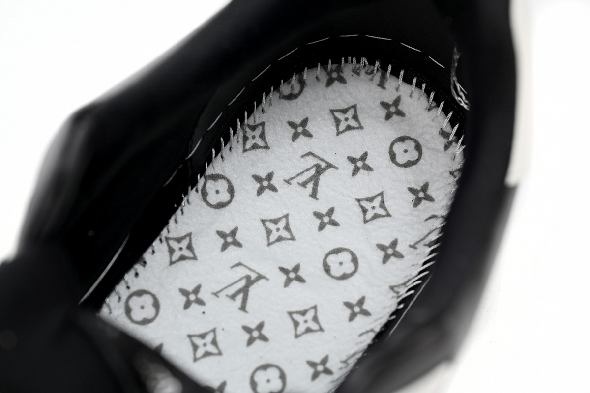 Louis Vuitton Trainer Black Grey 1AAHS2 - Stylish and Sophisticated Footwear Louis Vuitton Trainer Black Grey 1AAHS2 - Stylish and Sophisticated Footwear