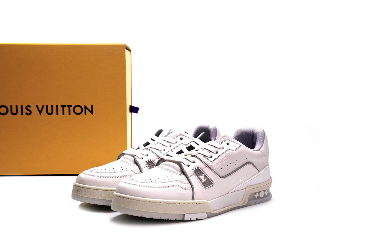 New Louis Vuitton Trainer White Litchi Pattern FD0221 - Exclusive Designer Sneakers for Sale New Louis Vuitton Trainer White Litchi Pattern FD0221 - Exclusive Designer Sneakers for Sale