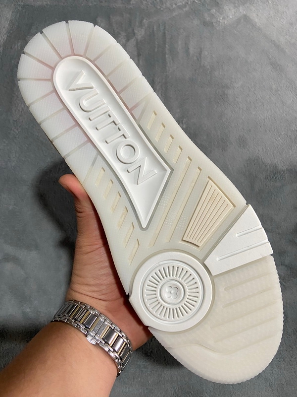 New Louis Vuitton Trainer White Litchi Pattern FD0221 - Exclusive Designer Sneakers for Sale New Louis Vuitton Trainer White Litchi Pattern FD0221 - Exclusive Designer Sneakers for Sale