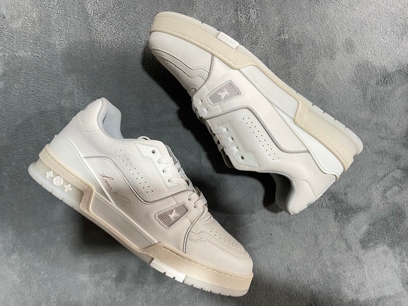 New Louis Vuitton Trainer White Litchi Pattern FD0221 - Exclusive Designer Sneakers for Sale New Louis Vuitton Trainer White Litchi Pattern FD0221 - Exclusive Designer Sneakers for Sale