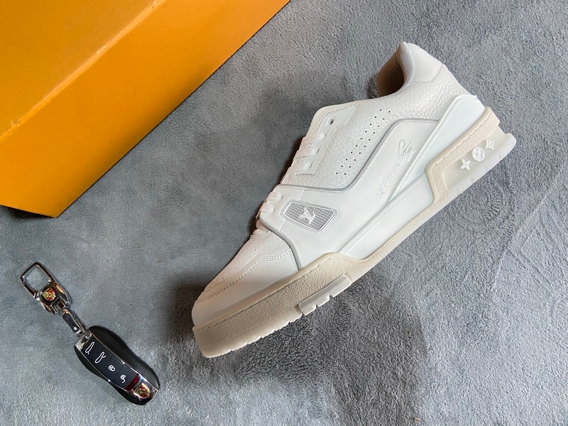 New Louis Vuitton Trainer White Litchi Pattern FD0221 - Exclusive Designer Sneakers for Sale New Louis Vuitton Trainer White Litchi Pattern FD0221 - Exclusive Designer Sneakers for Sale