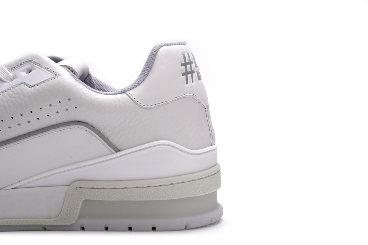 New Louis Vuitton Trainer White Litchi Pattern FD0221 - Exclusive Designer Sneakers for Sale New Louis Vuitton Trainer White Litchi Pattern FD0221 - Exclusive Designer Sneakers for Sale