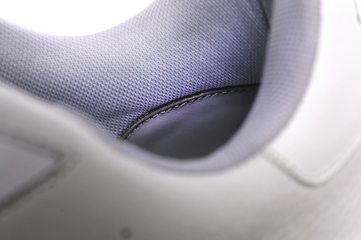 New Louis Vuitton Trainer White Litchi Pattern FD0221 - Exclusive Designer Sneakers for Sale New Louis Vuitton Trainer White Litchi Pattern FD0221 - Exclusive Designer Sneakers for Sale