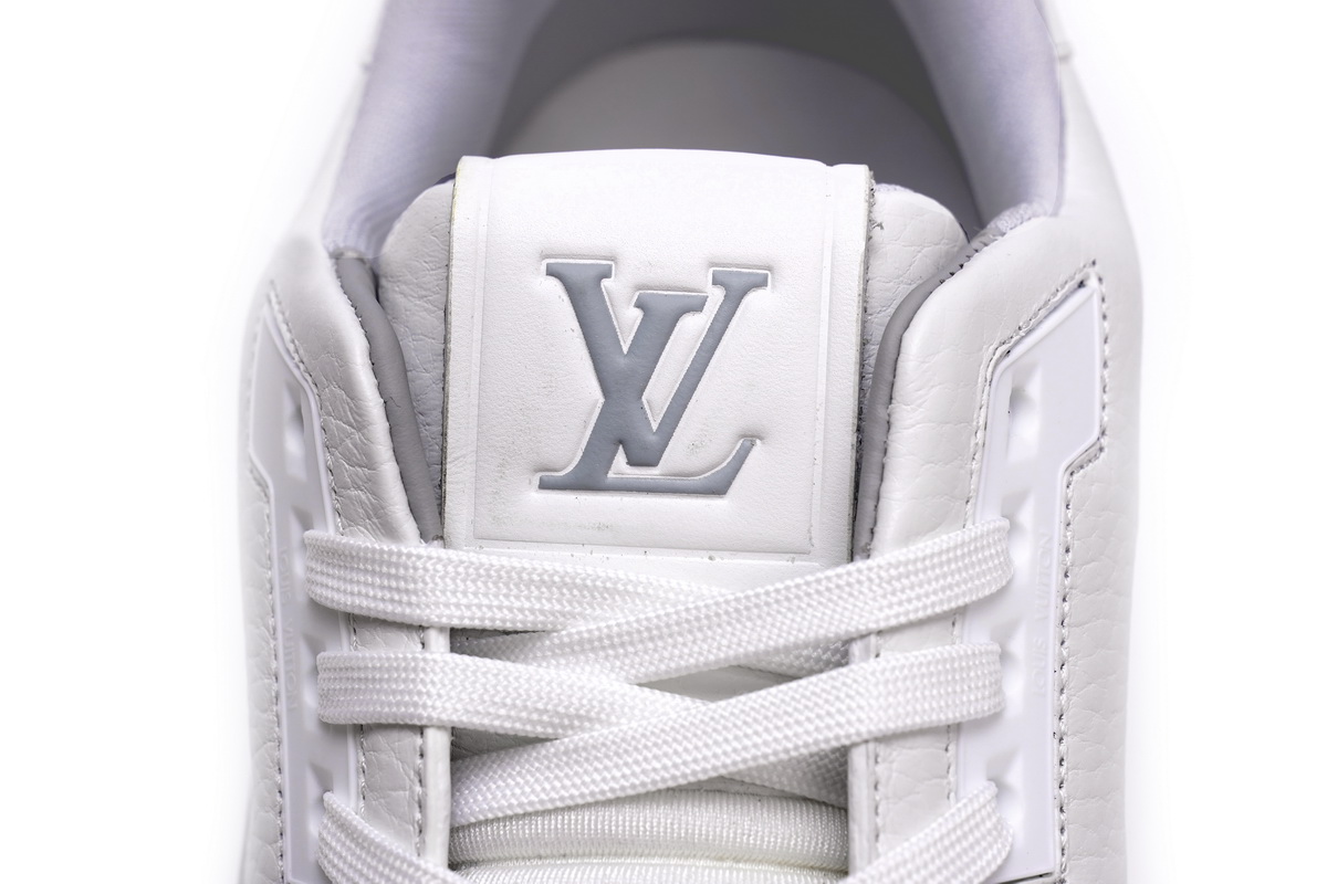 New Louis Vuitton Trainer White Litchi Pattern FD0221 - Exclusive Designer Sneakers for Sale New Louis Vuitton Trainer White Litchi Pattern FD0221 - Exclusive Designer Sneakers for Sale