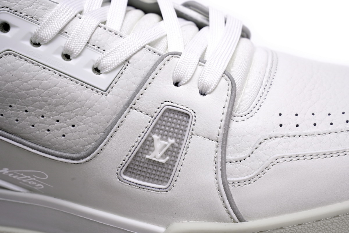 New Louis Vuitton Trainer White Litchi Pattern FD0221 - Exclusive Designer Sneakers for Sale New Louis Vuitton Trainer White Litchi Pattern FD0221 - Exclusive Designer Sneakers for Sale
