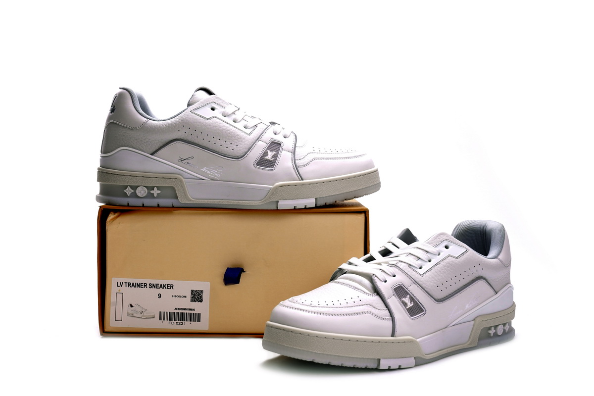 New Louis Vuitton Trainer White Litchi Pattern FD0221 - Exclusive Designer Sneakers for Sale New Louis Vuitton Trainer White Litchi Pattern FD0221 - Exclusive Designer Sneakers for Sale