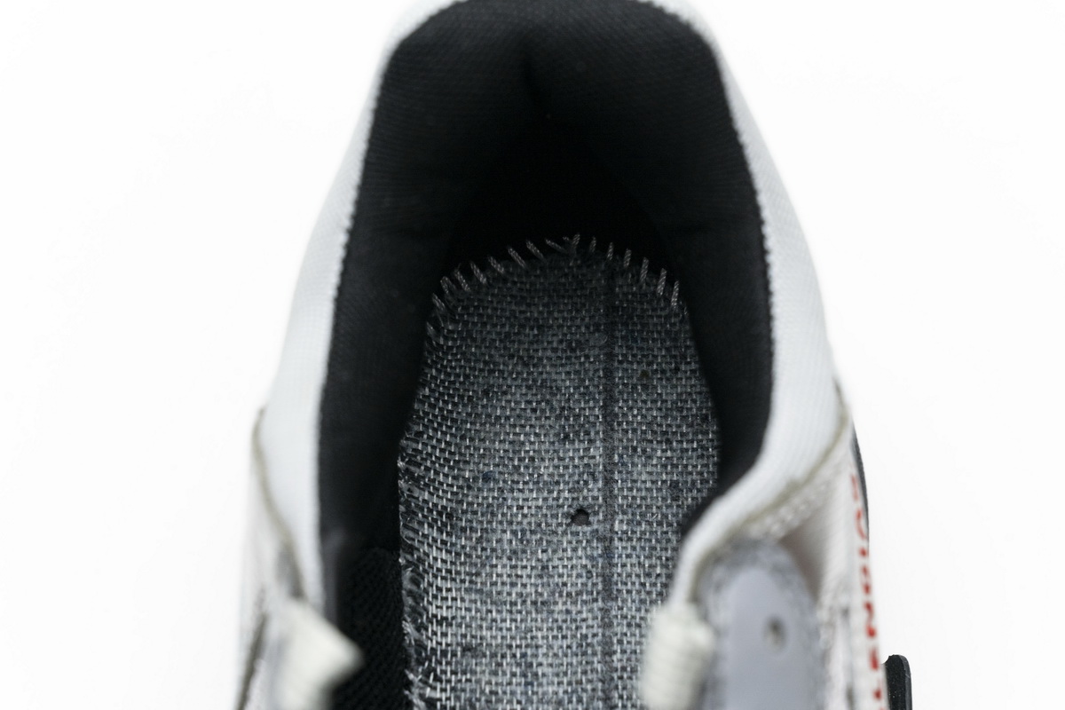 Balenciaga Triple S Black Silver 541624 W09E1 7320 - Sleek and Stylish Sneakers Balenciaga Triple S Black Silver 541624 W09E1 7320 - Sleek and Stylish Sneakers