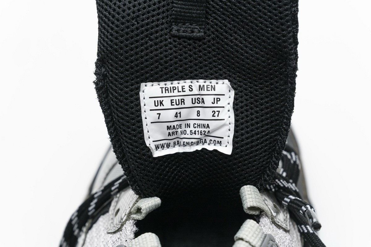 Balenciaga Triple S Black Silver 541624 W09E1 7320 - Sleek and Stylish Sneakers Balenciaga Triple S Black Silver 541624 W09E1 7320 - Sleek and Stylish Sneakers