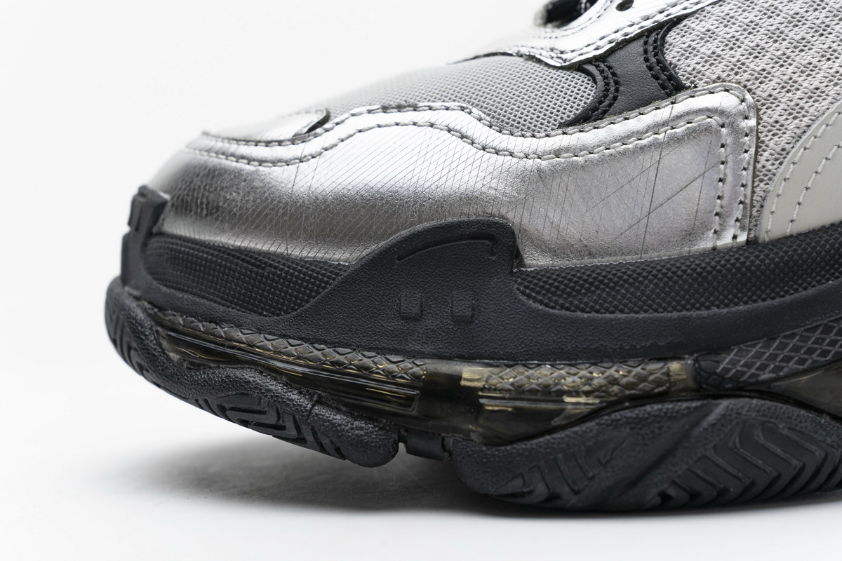 Balenciaga Triple S Black Silver 541624 W09E1 7320 - Sleek and Stylish Sneakers Balenciaga Triple S Black Silver 541624 W09E1 7320 - Sleek and Stylish Sneakers