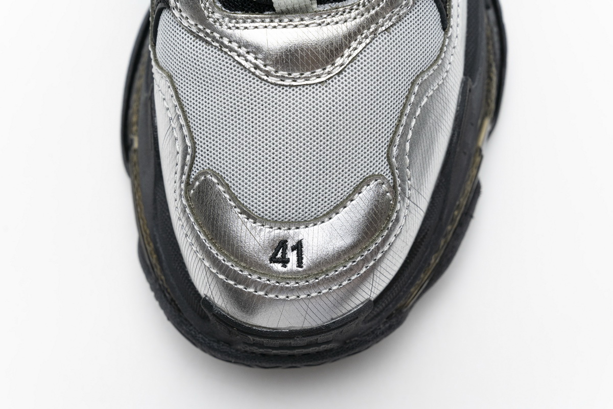 Balenciaga Triple S Black Silver 541624 W09E1 7320 - Sleek and Stylish Sneakers Balenciaga Triple S Black Silver 541624 W09E1 7320 - Sleek and Stylish Sneakers
