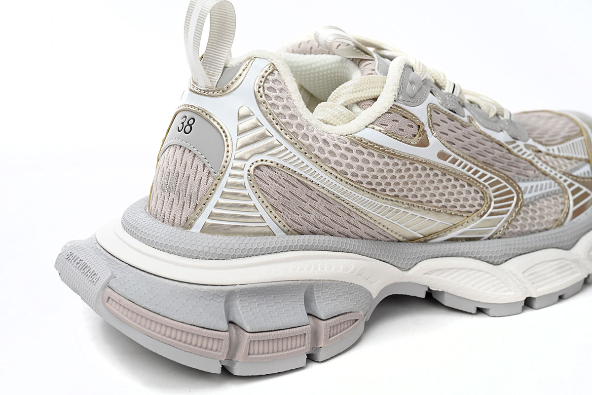 Balenciaga 3XL Rose Gold 734733 W1RB6 0208 - Luxurious Statement Timepiece Balenciaga 3XL Rose Gold 734733 W1RB6 0208 - Luxurious Statement Timepiece