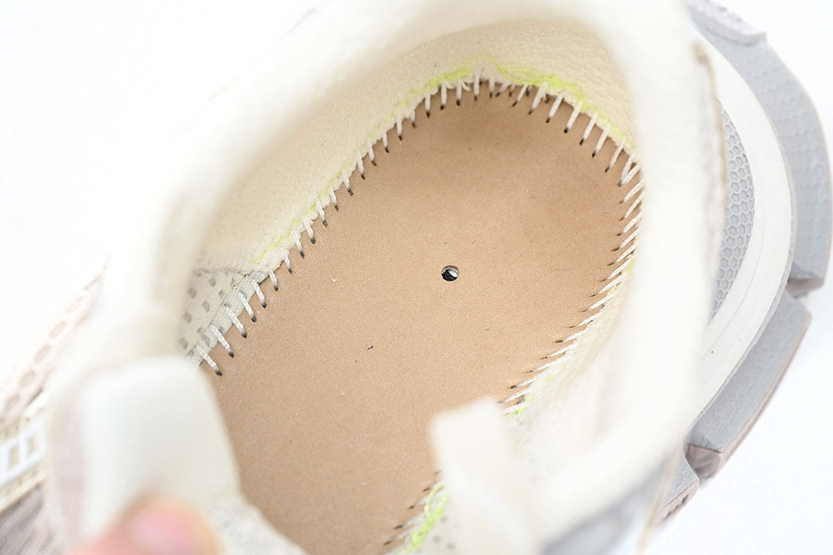 Balenciaga 3XL Rose Gold 734733 W1RB6 0208 - Luxurious Statement Timepiece Balenciaga 3XL Rose Gold 734733 W1RB6 0208 - Luxurious Statement Timepiece