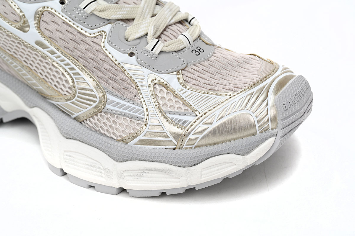 Balenciaga 3XL Rose Gold 734733 W1RB6 0208 - Luxurious Statement Timepiece Balenciaga 3XL Rose Gold 734733 W1RB6 0208 - Luxurious Statement Timepiece