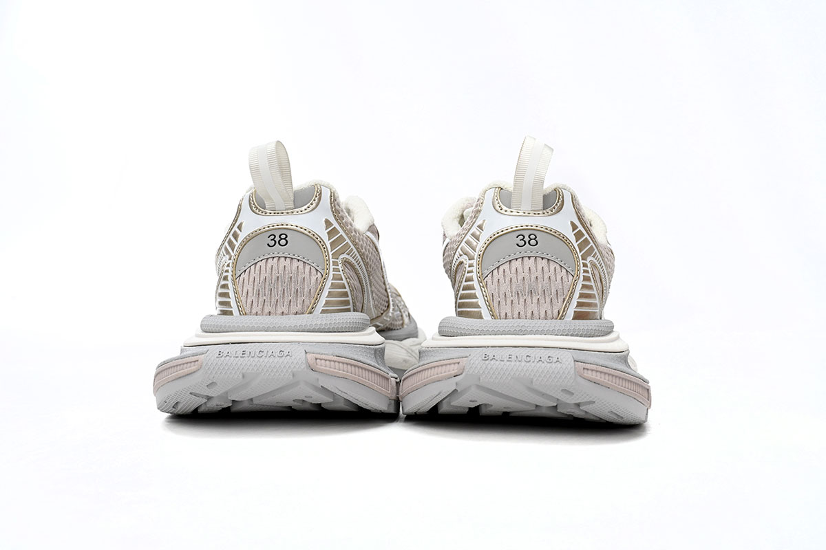 Balenciaga 3XL Rose Gold 734733 W1RB6 0208 - Luxurious Statement Timepiece Balenciaga 3XL Rose Gold 734733 W1RB6 0208 - Luxurious Statement Timepiece