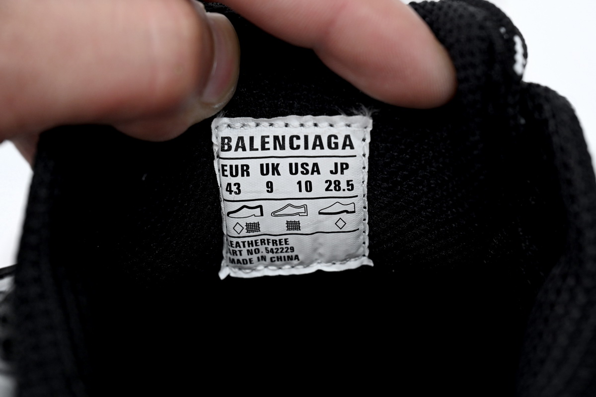 Balenciaga 3XL All Black 734733 W2RC6 0203 - Premium All-Black 3XL Sweater for Men Balenciaga 3XL All Black 734733 W2RC6 0203 - Premium All-Black 3XL Sweater for Men