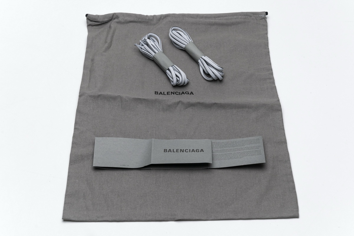 Balenciaga Track Trainer White - Shop the Latest 542436 W3AC1 9010 Model Balenciaga Track Trainer White - Shop the Latest 542436 W3AC1 9010 Model