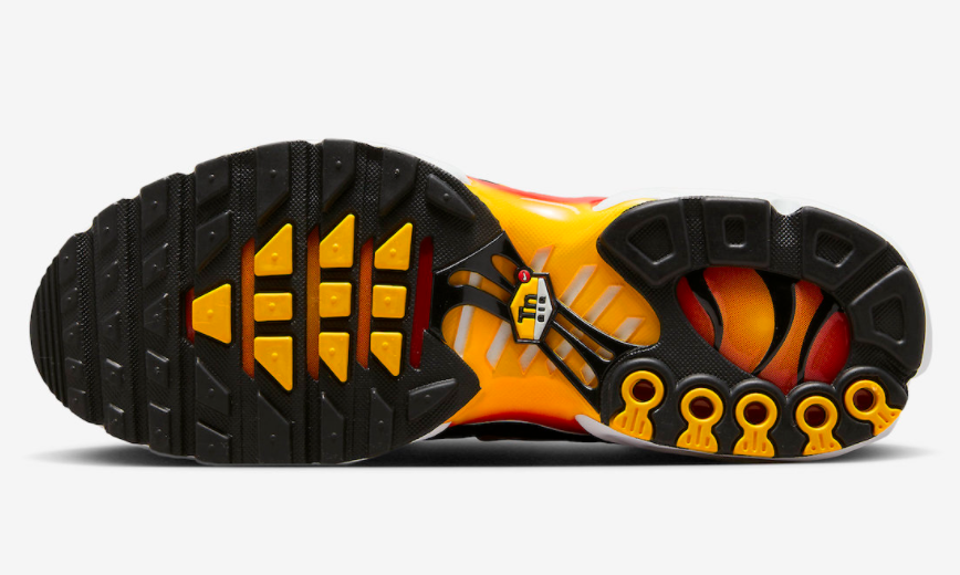 Nike Air Max Plus OG Gold Raspberry Red DX0755-600 - Stylish and Comfortable Sneakers Nike Air Max Plus OG Gold Raspberry Red DX0755-600 - Stylish and Comfortable Sneakers