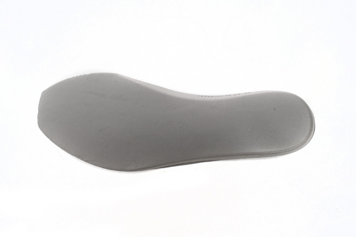 Balenciaga 3XL White 734733 W2RG3 1203 - Stylish and Luxurious Clothing for Men Balenciaga 3XL White 734733 W2RG3 1203 - Stylish and Luxurious Clothing for Men