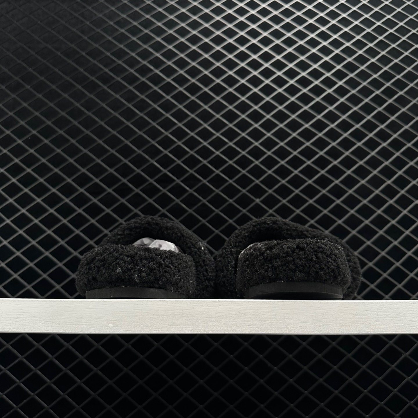 LOUIS VUITTON Shearling Monogram Giant Paseo Flat Mule Black LOUIS VUITTON Shearling Monogram Giant Paseo Flat Mule Black