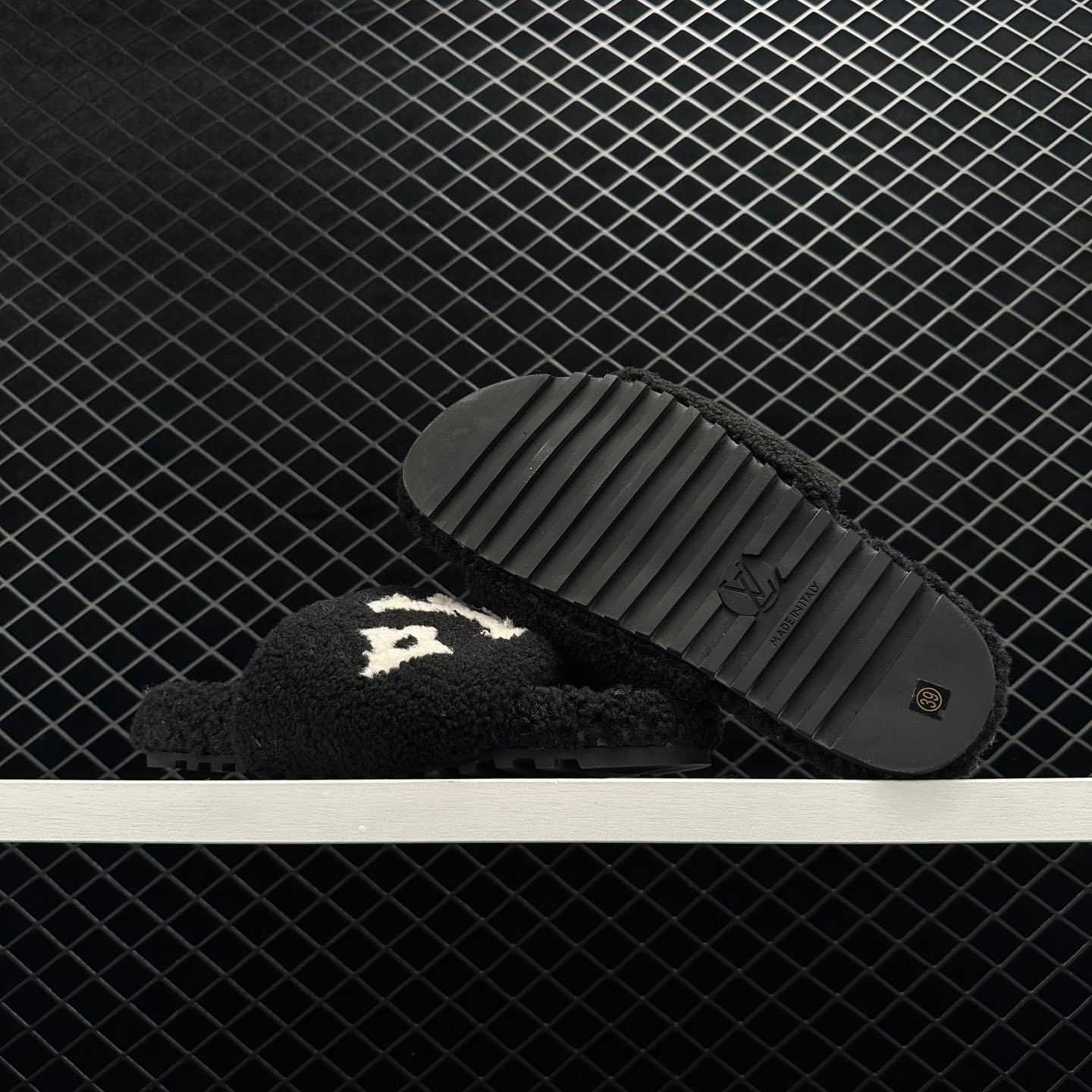 LOUIS VUITTON Shearling Monogram Giant Paseo Flat Mule Black LOUIS VUITTON Shearling Monogram Giant Paseo Flat Mule Black