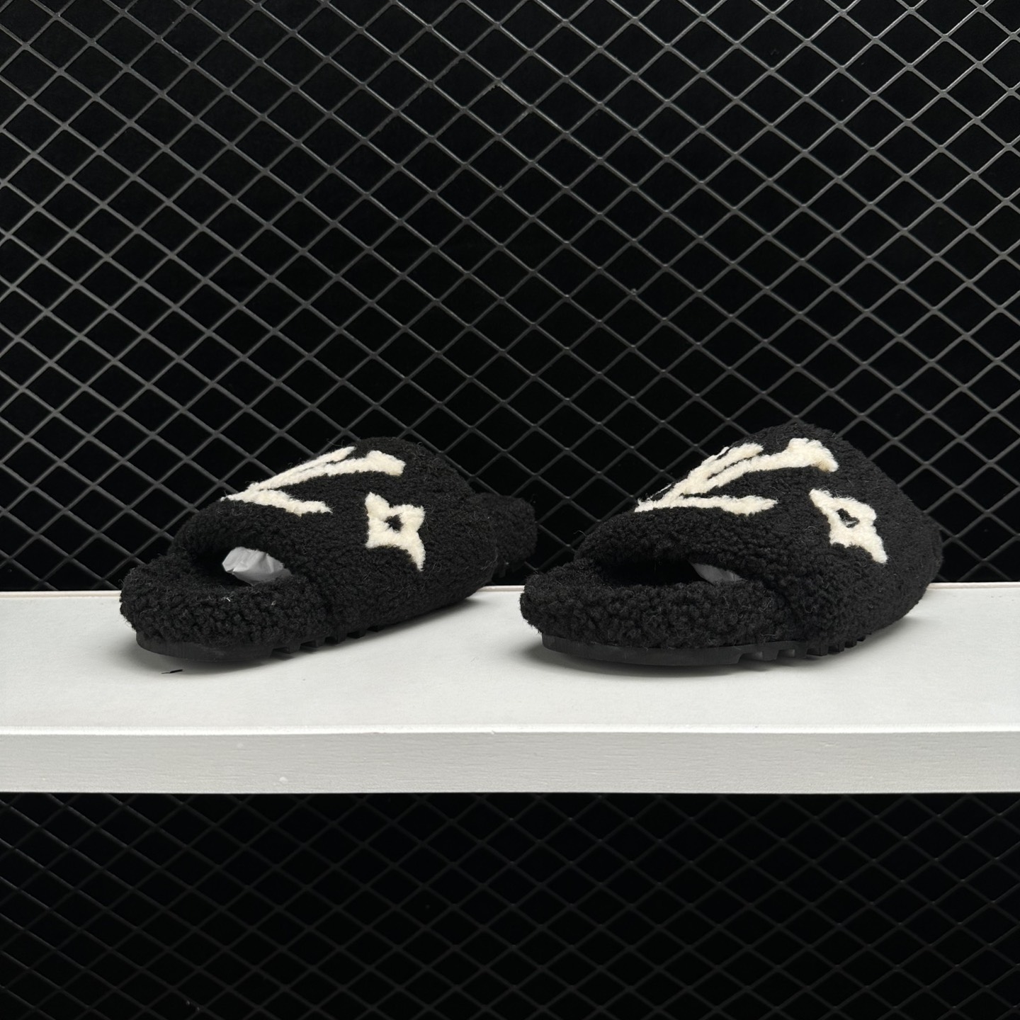 LOUIS VUITTON Shearling Monogram Giant Paseo Flat Mule Black LOUIS VUITTON Shearling Monogram Giant Paseo Flat Mule Black