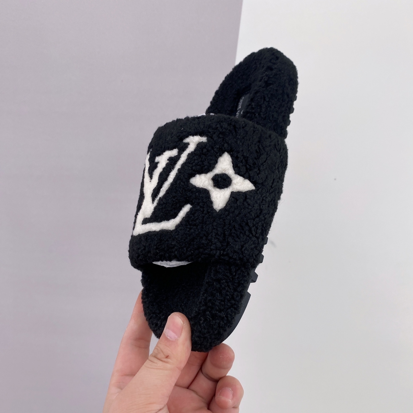 LOUIS VUITTON Shearling Monogram Giant Paseo Flat Mule Black LOUIS VUITTON Shearling Monogram Giant Paseo Flat Mule Black