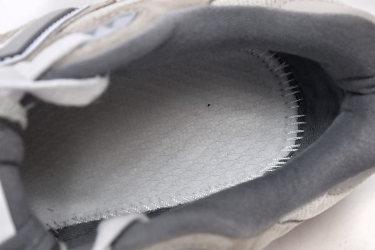 New Balance 9060 'Sea Salt' - Stylish and Comfortable Sneakers New Balance 9060 'Sea Salt' - Stylish and Comfortable Sneakers