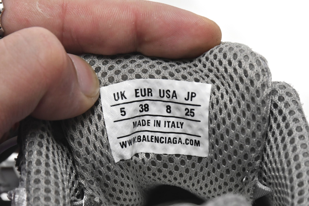 Balenciaga Phantom Sneaker Grey 679339 W2E91 1715 - Stylish and Comfortable Footwear Balenciaga Phantom Sneaker Grey 679339 W2E91 1715 - Stylish and Comfortable Footwear