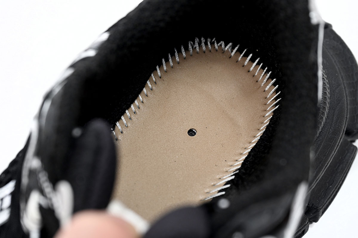 Balenciaga 3XL Silver 734733 W2RB5 0218 - Authentic Luxury Fashion | Free Shipping Balenciaga 3XL Silver 734733 W2RB5 0218 - Authentic Luxury Fashion | Free Shipping