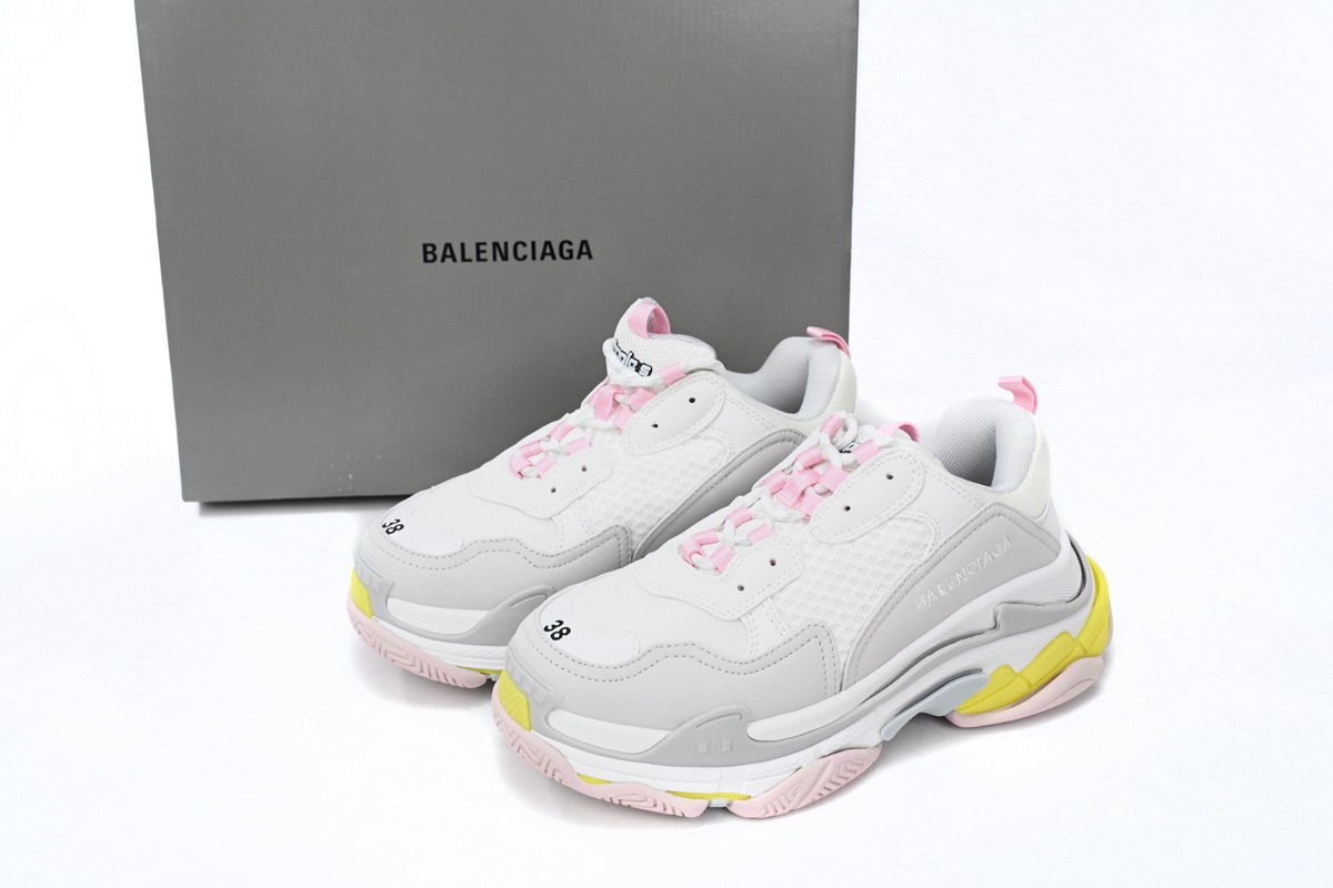 Balenciaga Triple S White Yellow 524039 W2FW4 7541 - Trendy Sneakers for Stylish Fashionistas Balenciaga Triple S White Yellow 524039 W2FW4 7541 - Trendy Sneakers for Stylish Fashionistas