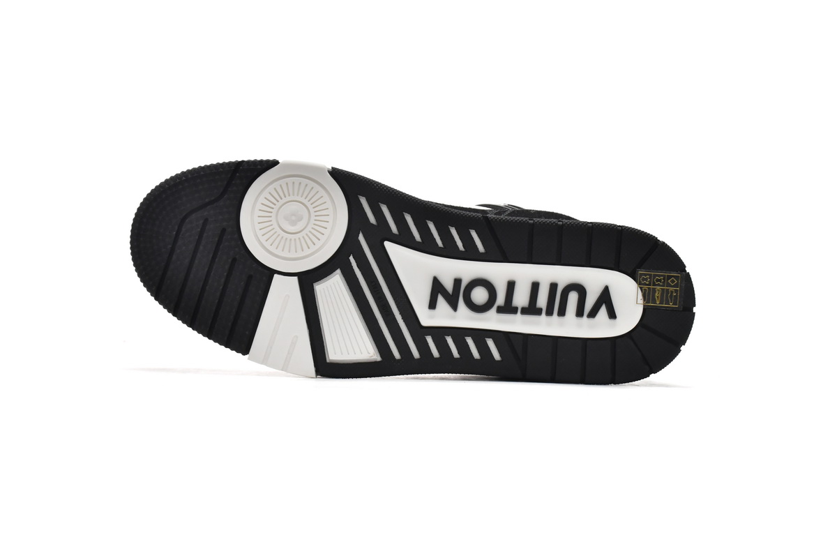 Louis Vuitton Trainer Black & White VL1202: Iconic Style with Timeless Sophistication Louis Vuitton Trainer Black & White VL1202: Iconic Style with Timeless Sophistication