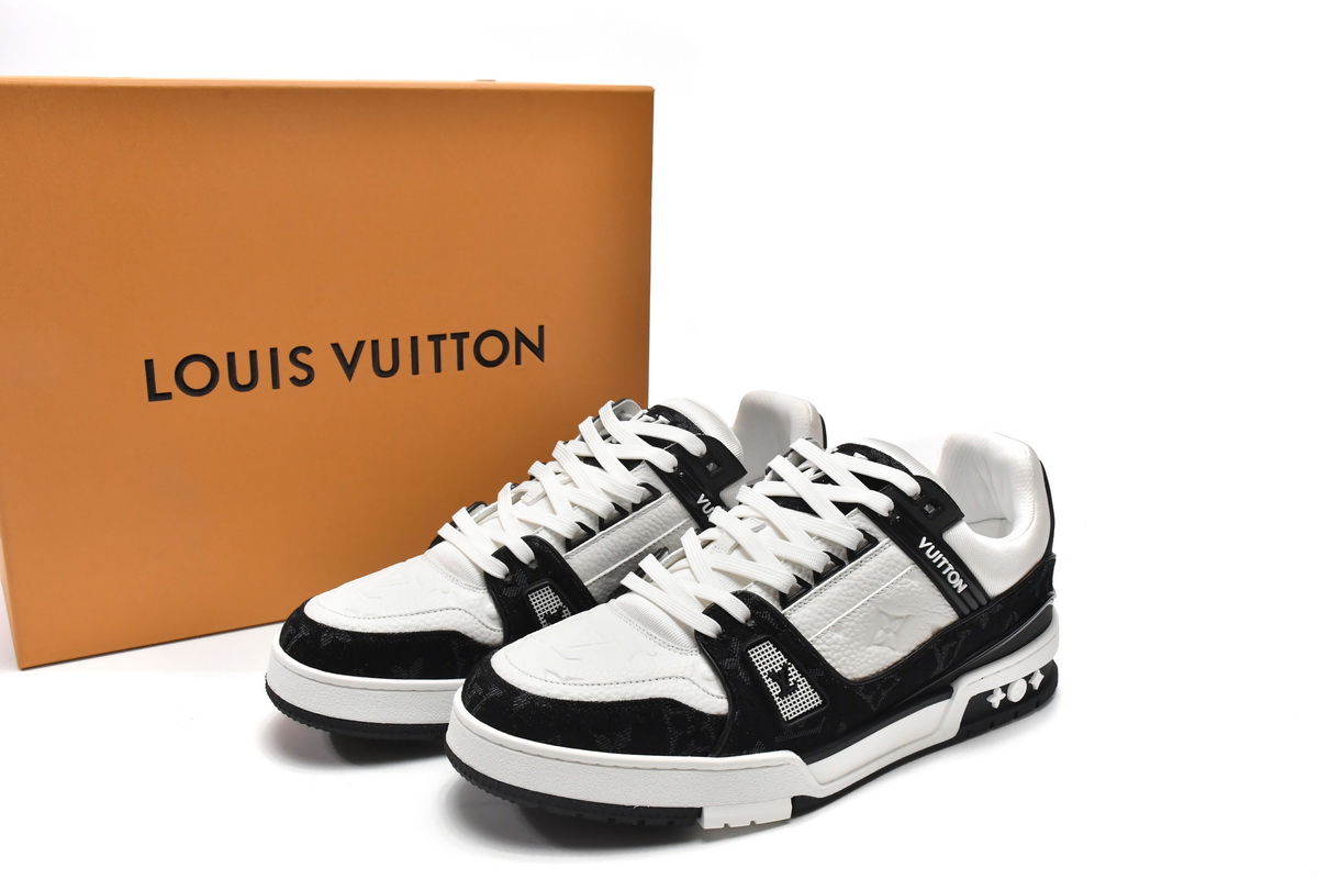 Louis Vuitton Trainer Black & White VL1202: Iconic Style with Timeless Sophistication Louis Vuitton Trainer Black & White VL1202: Iconic Style with Timeless Sophistication