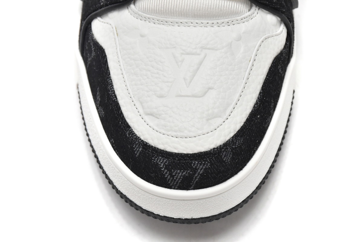 Louis Vuitton Trainer Black & White VL1202: Iconic Style with Timeless Sophistication Louis Vuitton Trainer Black & White VL1202: Iconic Style with Timeless Sophistication