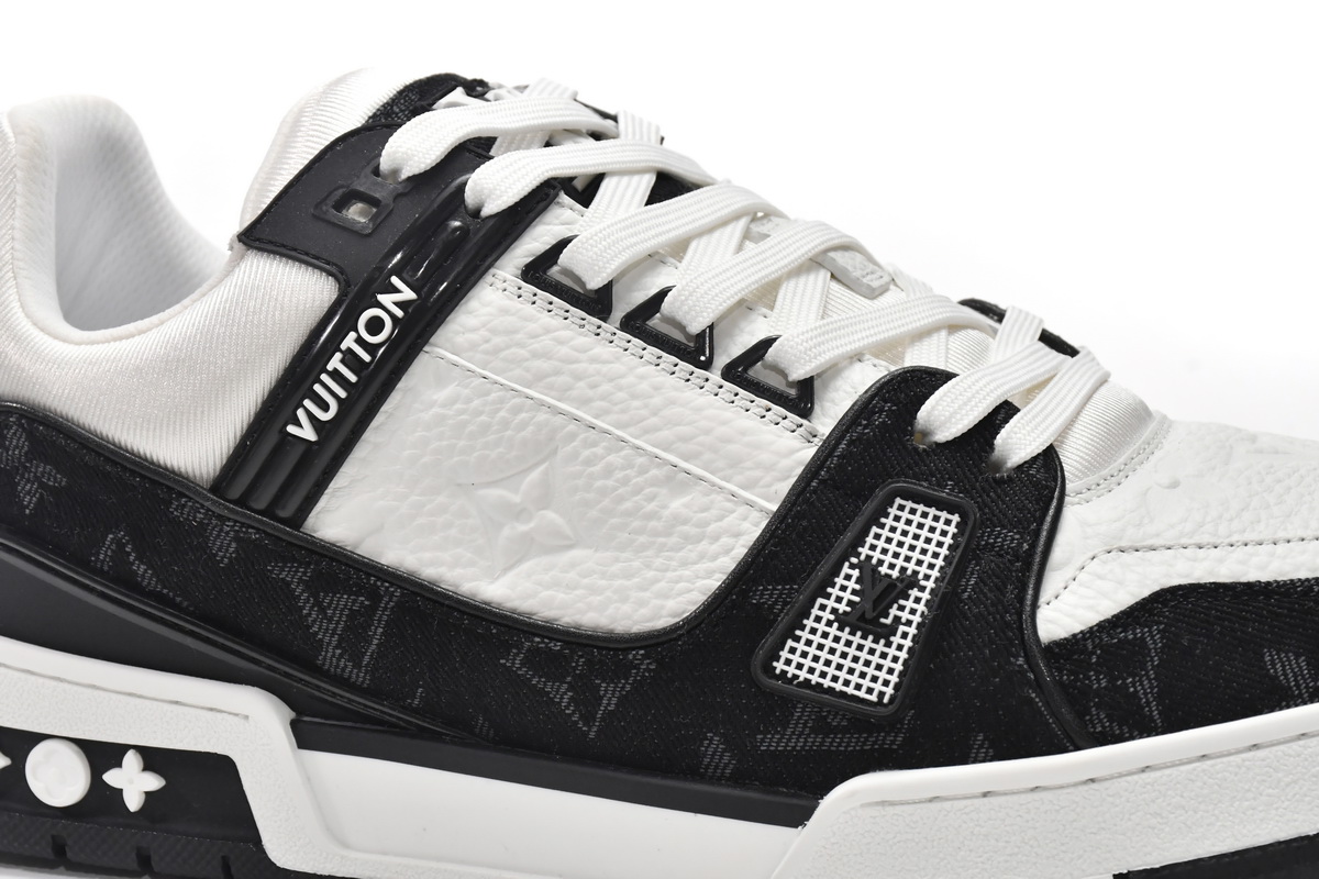Louis Vuitton Trainer Black & White VL1202: Iconic Style with Timeless Sophistication Louis Vuitton Trainer Black & White VL1202: Iconic Style with Timeless Sophistication