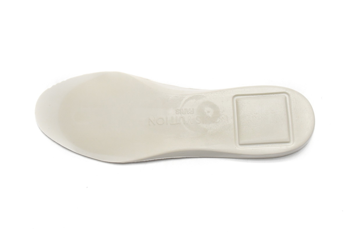 Louis Vuitton Trainer Black & White VL1202: Iconic Style with Timeless Sophistication Louis Vuitton Trainer Black & White VL1202: Iconic Style with Timeless Sophistication