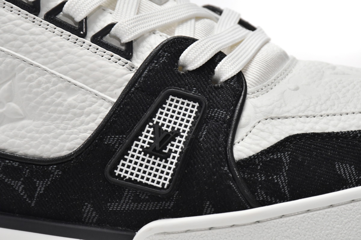 Louis Vuitton Trainer Black & White VL1202: Iconic Style with Timeless Sophistication Louis Vuitton Trainer Black & White VL1202: Iconic Style with Timeless Sophistication