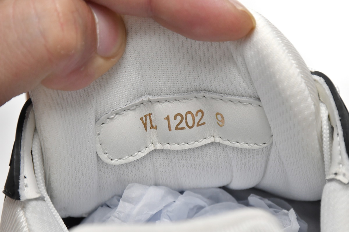 Louis Vuitton Trainer Black & White VL1202: Iconic Style with Timeless Sophistication Louis Vuitton Trainer Black & White VL1202: Iconic Style with Timeless Sophistication