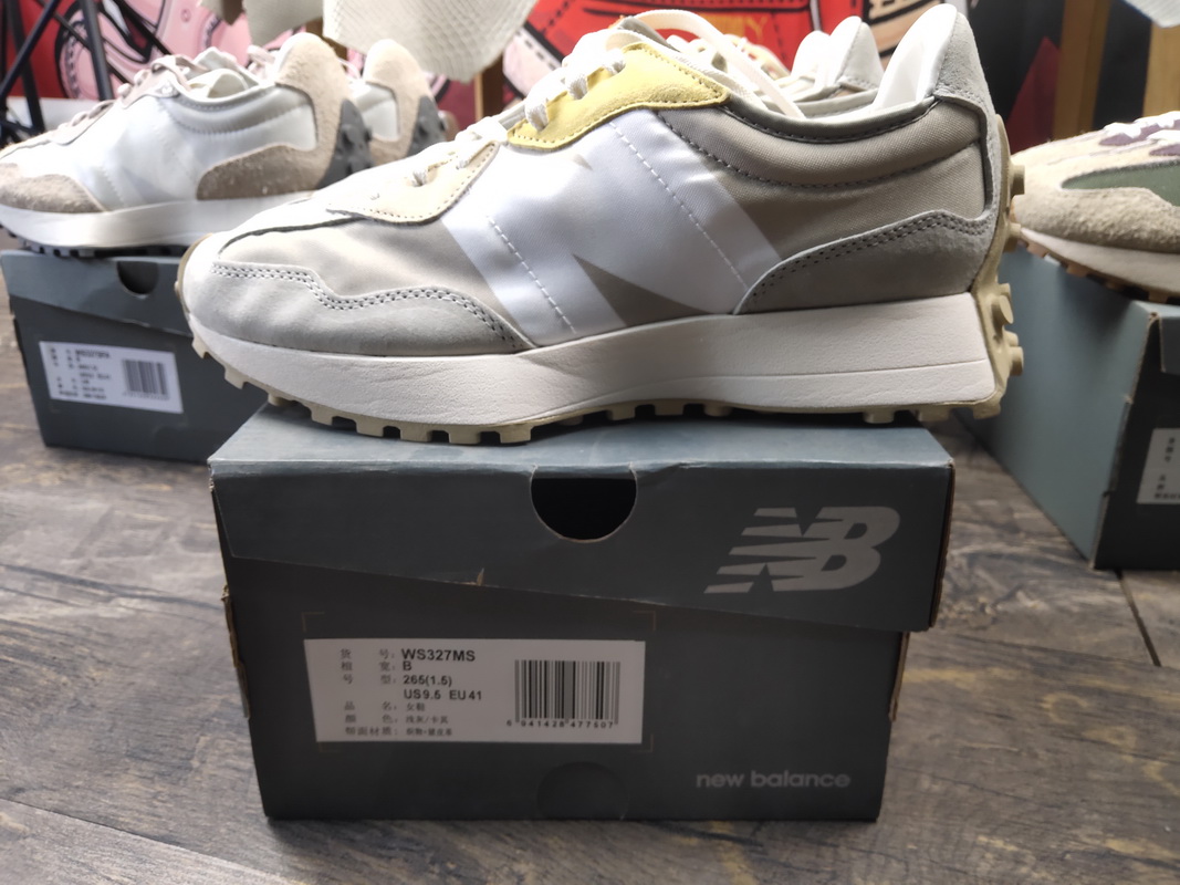 New Balance 327 Light Grey WS327MS | Sleek Sneakers for All-Day Comfort New Balance 327 Light Grey WS327MS | Sleek Sneakers for All-Day Comfort