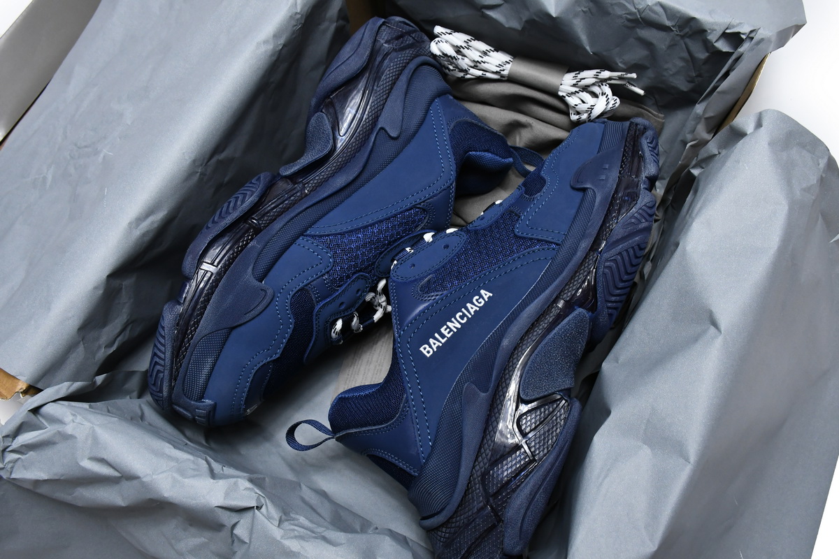 Balenciaga Triple S Navy Sneaker 541624 W091 4107 - Limited Edition! Balenciaga Triple S Navy Sneaker 541624 W091 4107 - Limited Edition!
