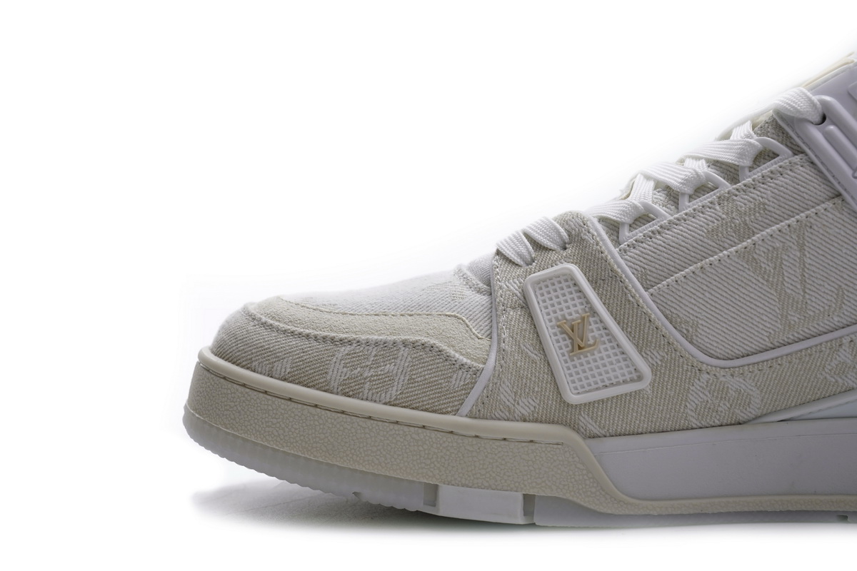 Louis Vuitton Trainer Neon Red MS0241 - Exquisite luxury sneakers for your fashion statement