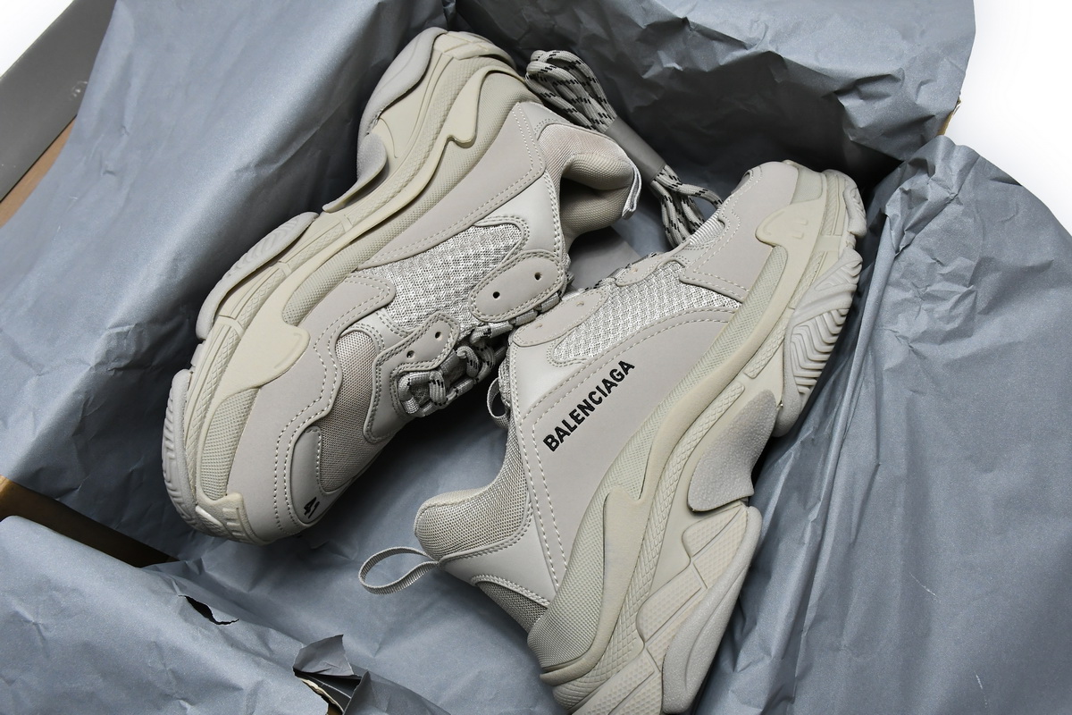 Balenciaga Triple S Rice Ash 534737 W2FW1 9700 - Exclusive Stylish Sneakers Balenciaga Triple S Rice Ash 534737 W2FW1 9700 - Exclusive Stylish Sneakers