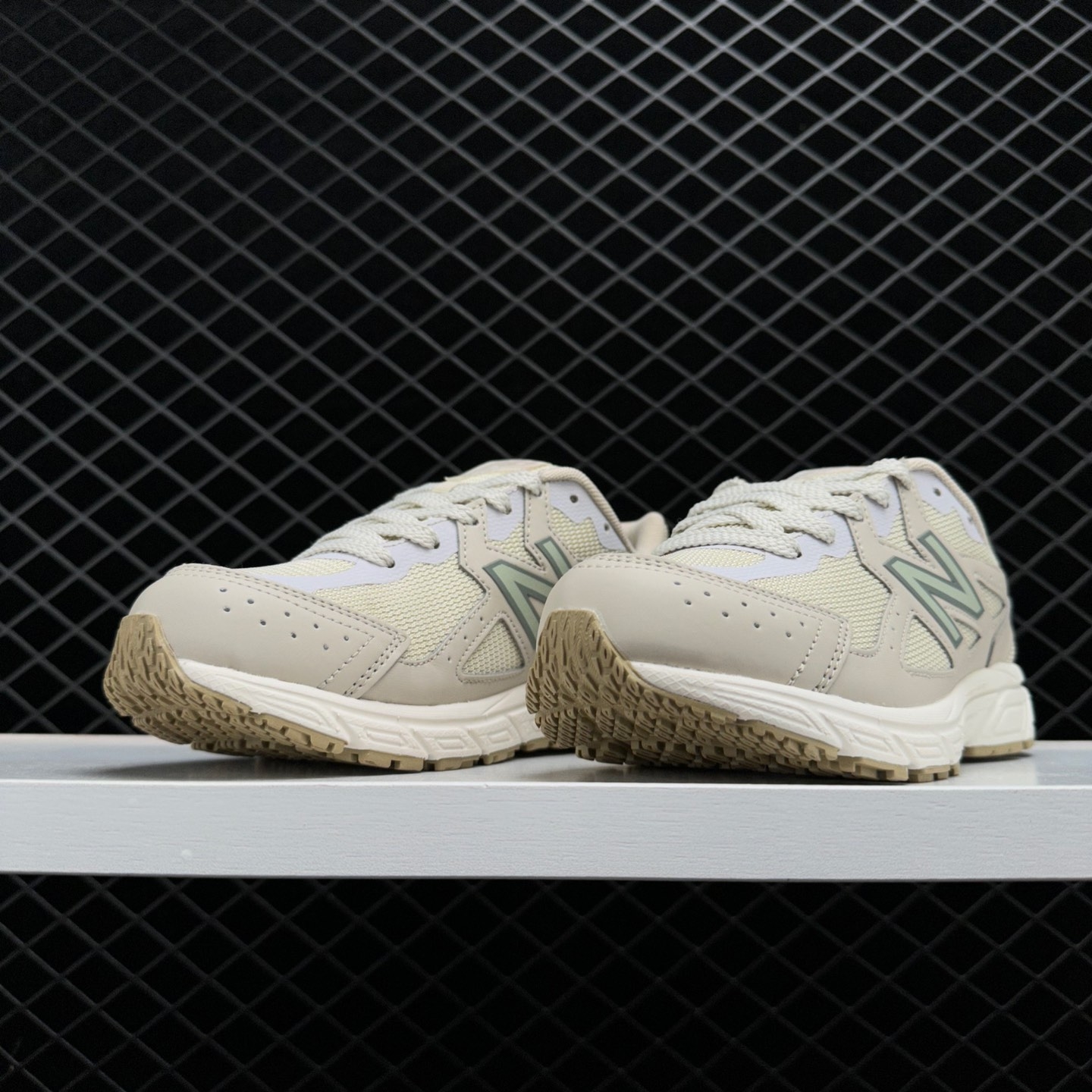 New Balance 480 Beige W480KO5 - Stylish & Comfortable Women's Sneakers New Balance 480 Beige W480KO5 - Stylish & Comfortable Women's Sneakers