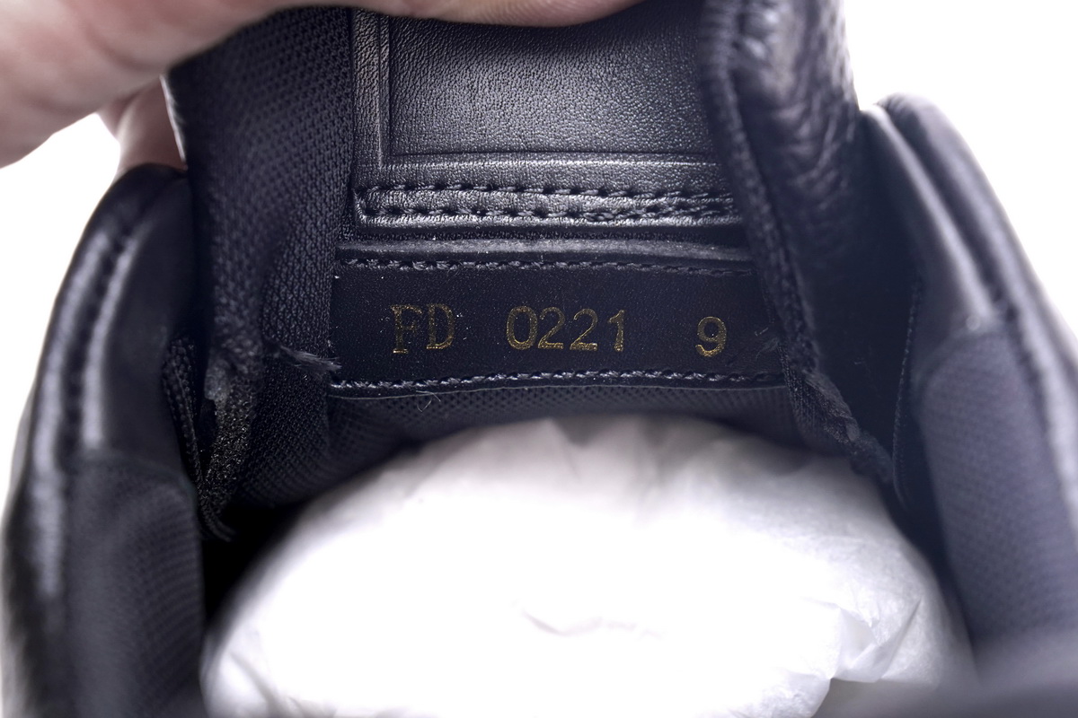 Louis Vuitton Trainer Black Litchi Pattern FD0226 - Stylish Luxury Footwear Louis Vuitton Trainer Black Litchi Pattern FD0226 - Stylish Luxury Footwear