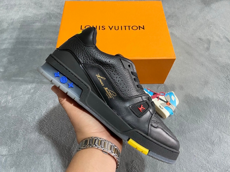 Louis Vuitton Trainer Black Litchi Pattern FD0226 - Stylish Luxury Footwear Louis Vuitton Trainer Black Litchi Pattern FD0226 - Stylish Luxury Footwear