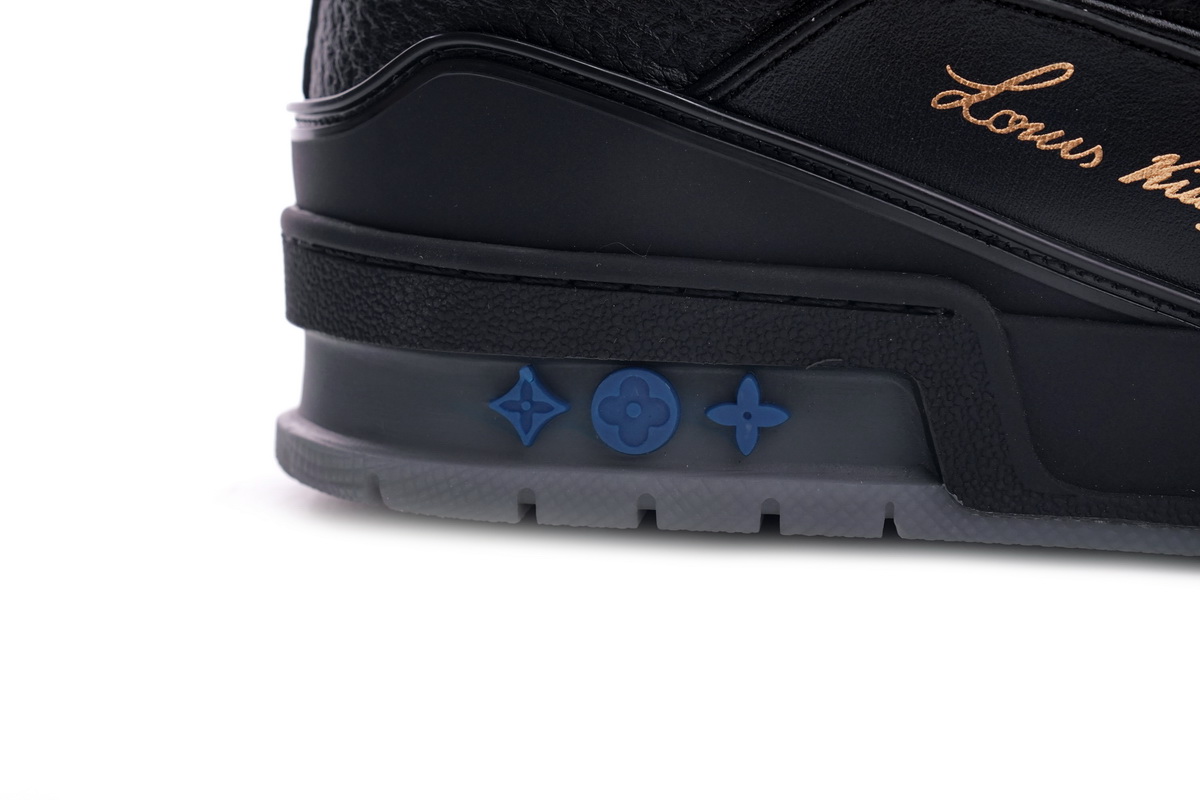 Louis Vuitton Trainer Black Litchi Pattern FD0226 - Stylish Luxury Footwear Louis Vuitton Trainer Black Litchi Pattern FD0226 - Stylish Luxury Footwear