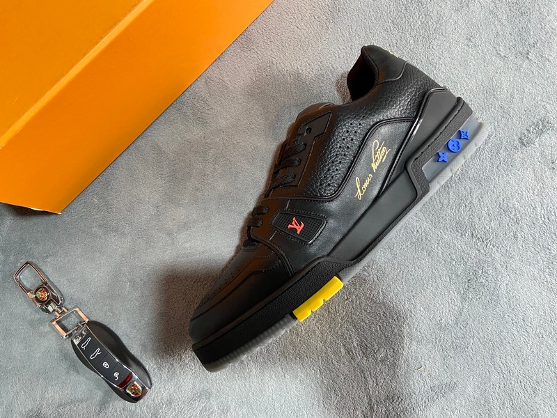 Louis Vuitton Trainer Black Litchi Pattern FD0226 - Stylish Luxury Footwear Louis Vuitton Trainer Black Litchi Pattern FD0226 - Stylish Luxury Footwear