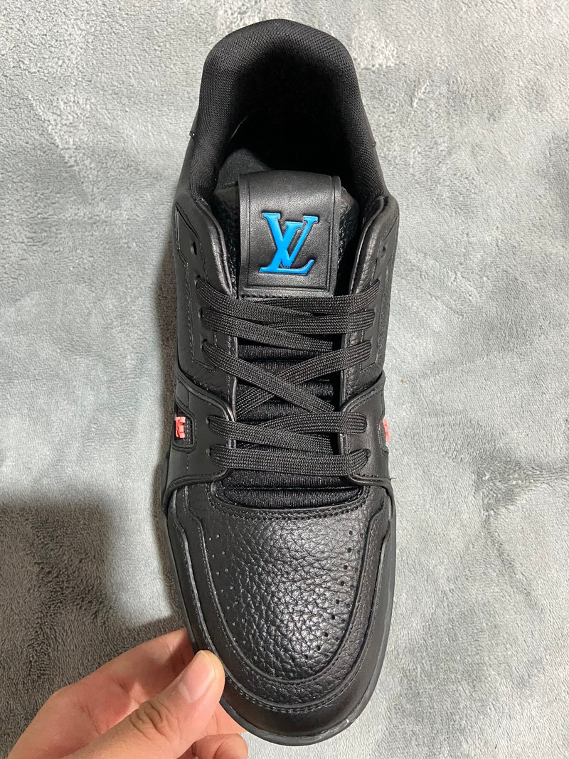 Louis Vuitton Trainer Black Litchi Pattern FD0226 - Stylish Luxury Footwear Louis Vuitton Trainer Black Litchi Pattern FD0226 - Stylish Luxury Footwear